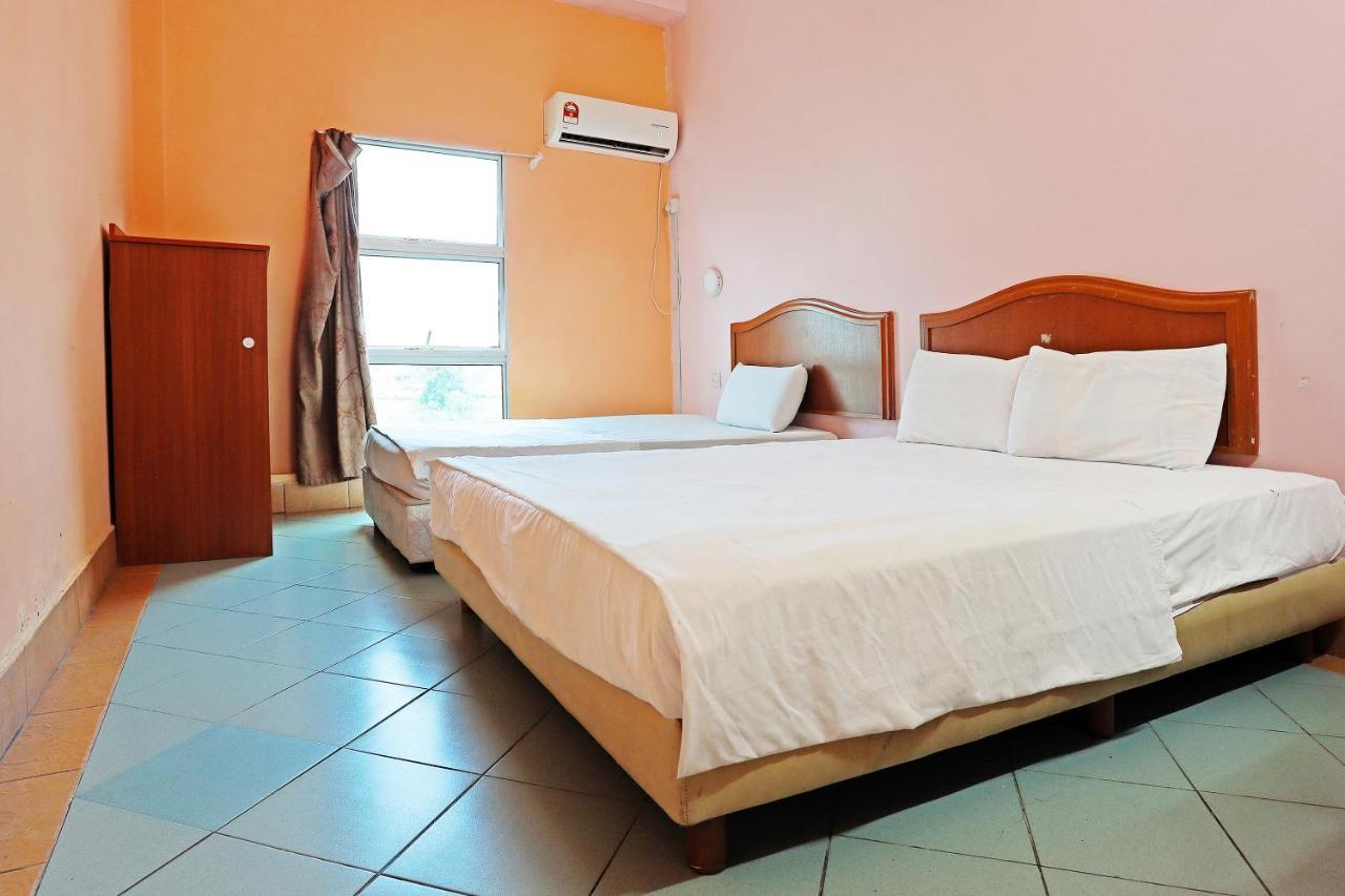 Oyo 90598 Living House C0 Ξενοδοχείο Κουτσίνγκ Εξωτερικό φωτογραφία