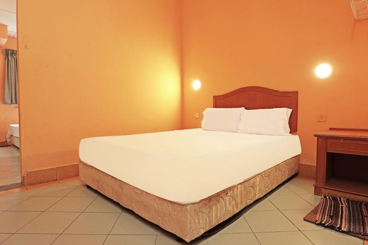 Oyo 90598 Living House C0 Ξενοδοχείο Κουτσίνγκ Εξωτερικό φωτογραφία